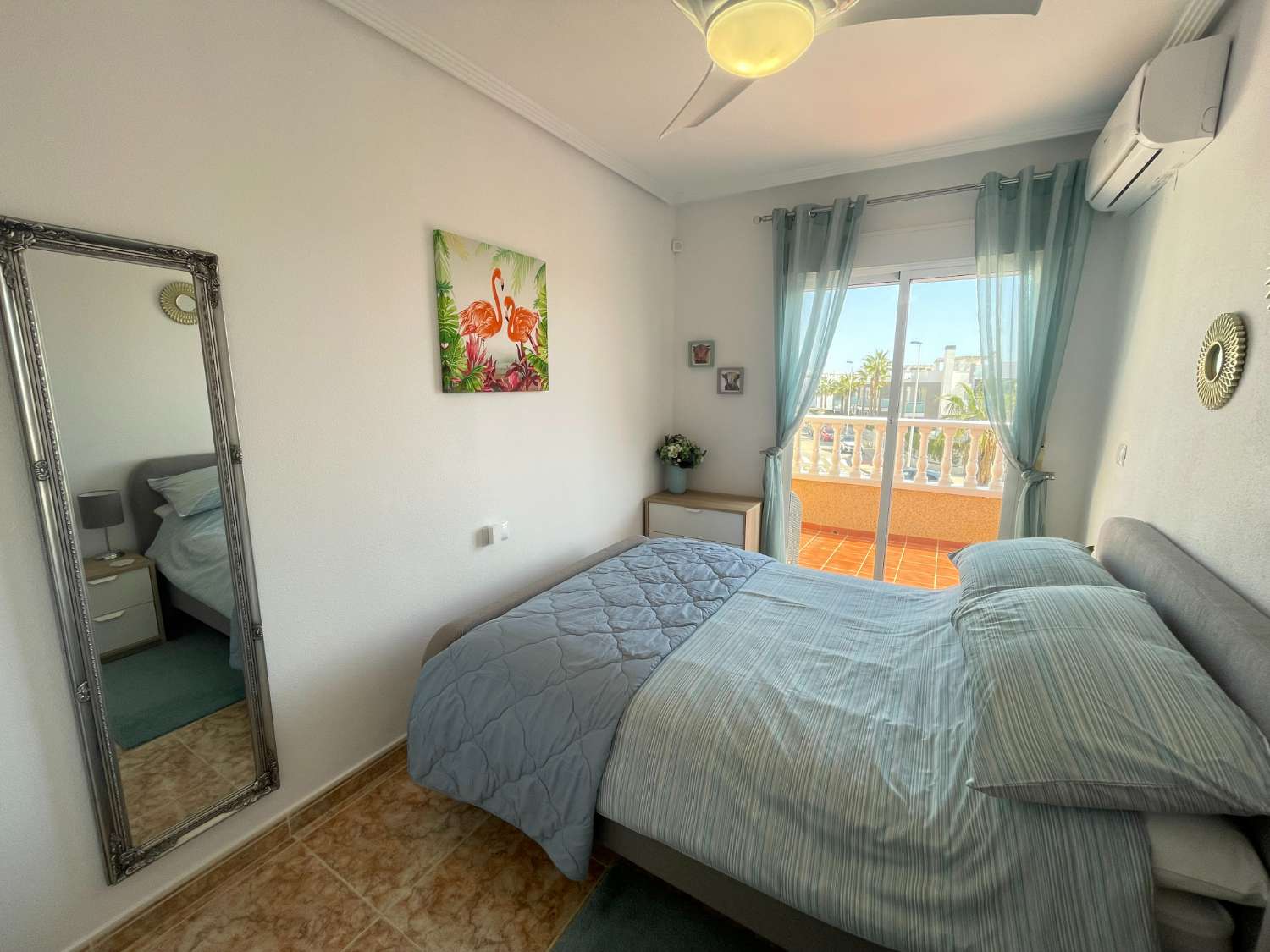 Vackert radhus med 2 sovrum och 2 badrum i Punta Prima.