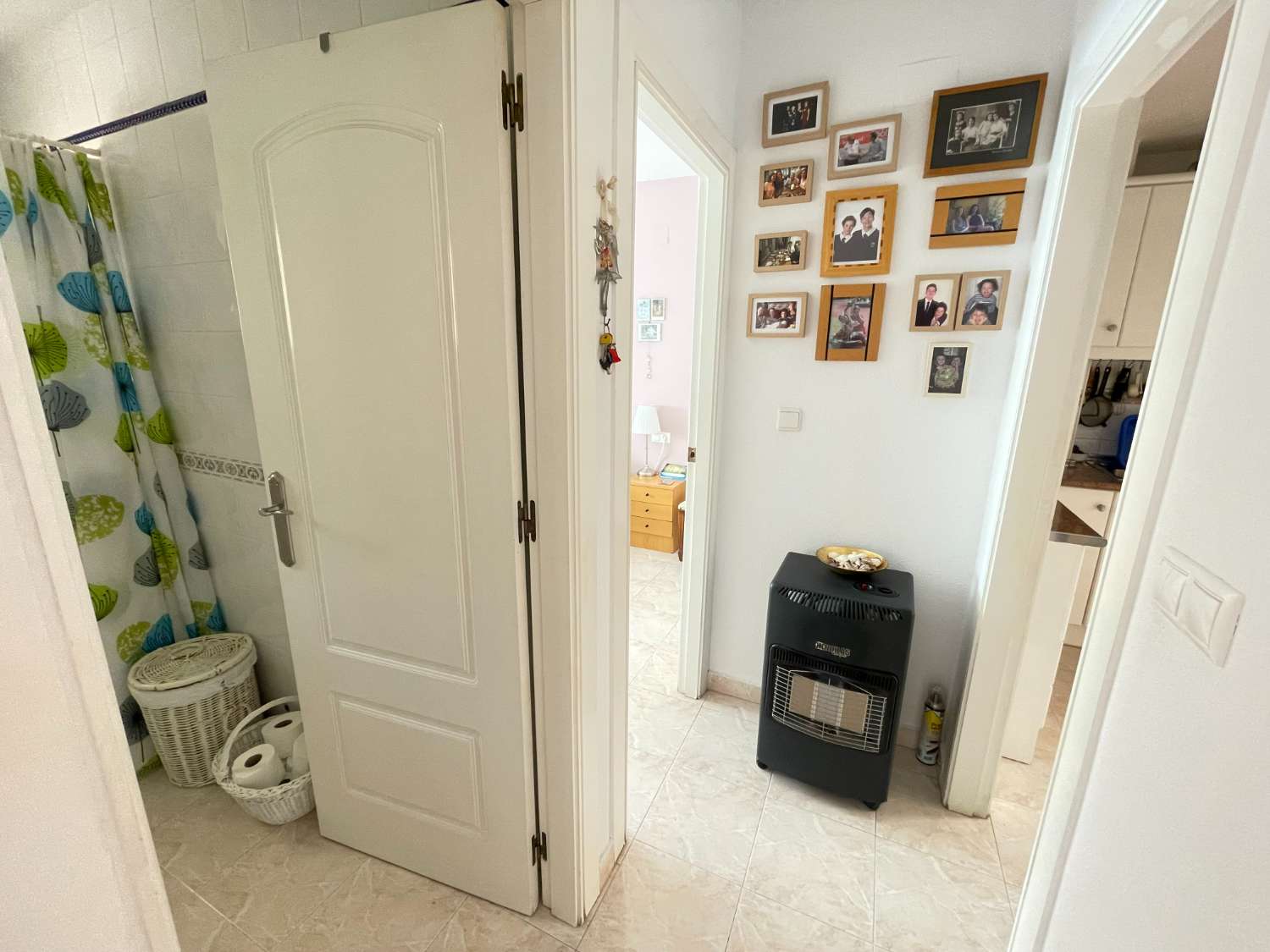 ground floor apartment in La Florida with 2 bedrooms, 1 bathroom and communal pool.