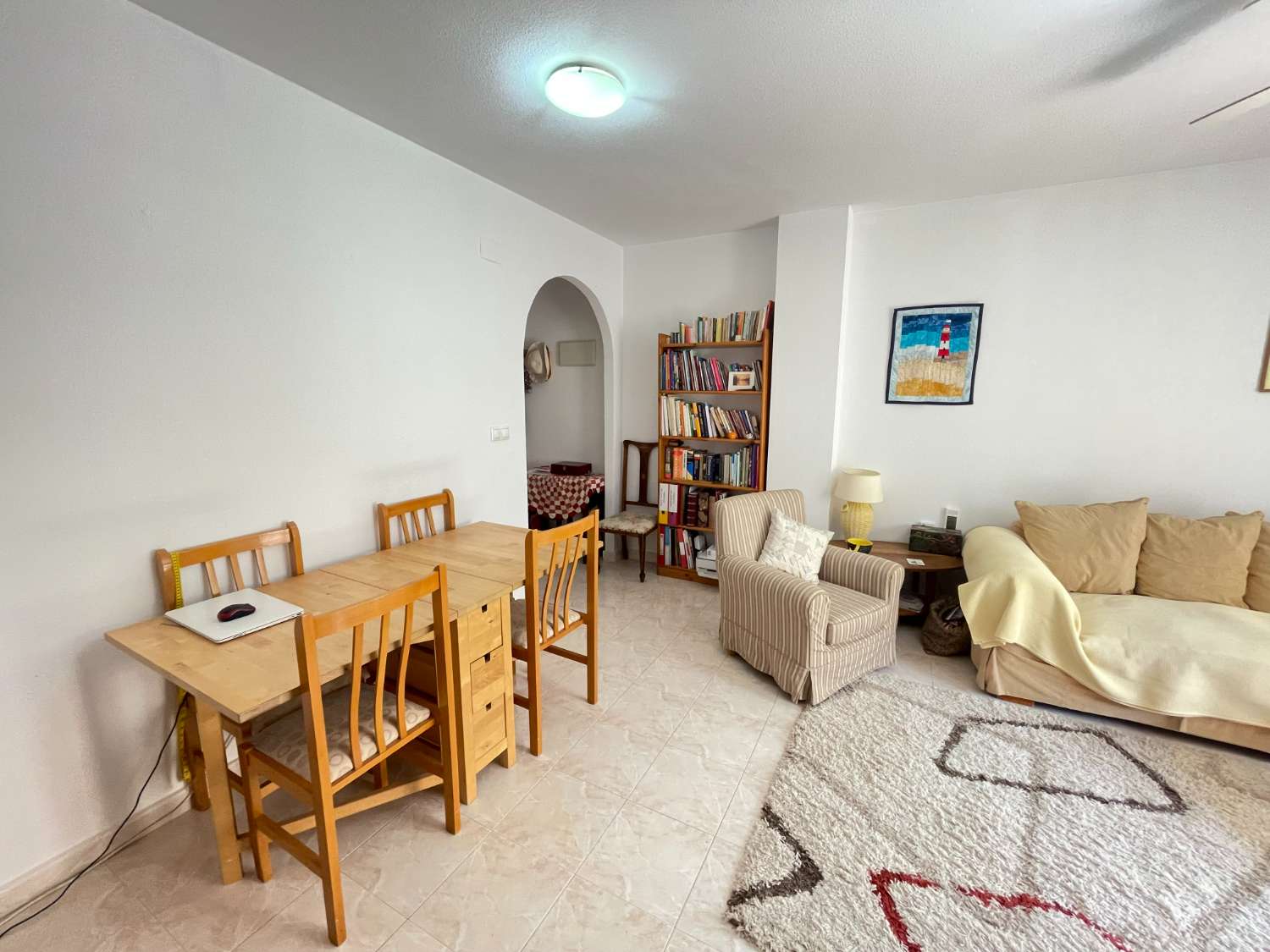 ground floor apartment in La Florida with 2 bedrooms, 1 bathroom and communal pool.