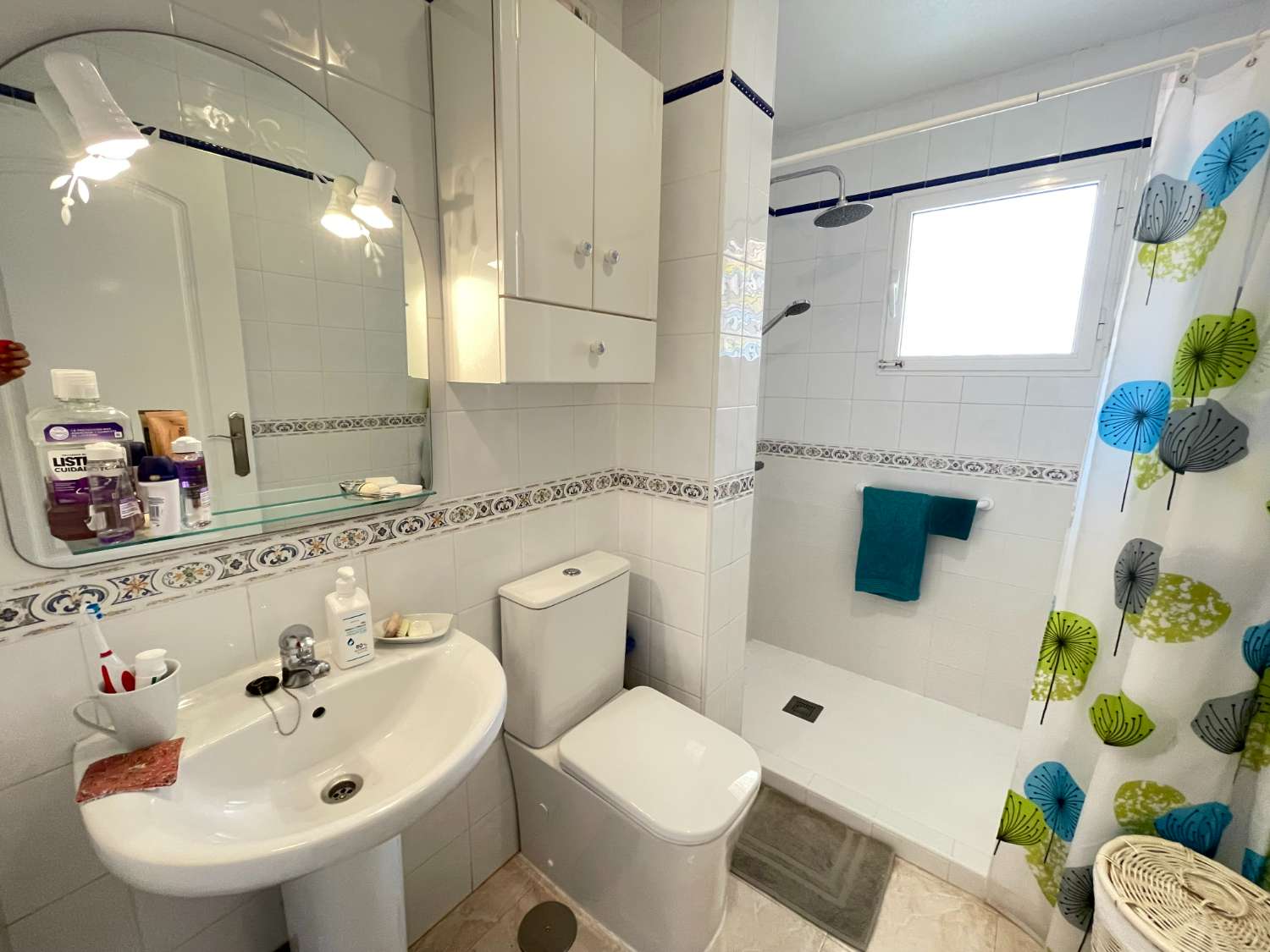 ground floor apartment in La Florida with 2 bedrooms, 1 bathroom and communal pool.