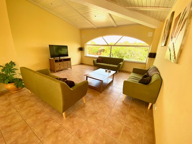 C-1107 Fristående villa i La Florida med 4 sovrum och en privat pool.