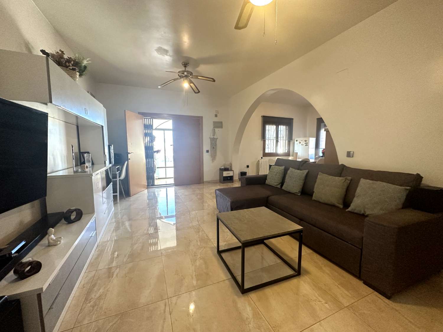 Chalet Adosado con 500 m2 de jardín con piscina privada