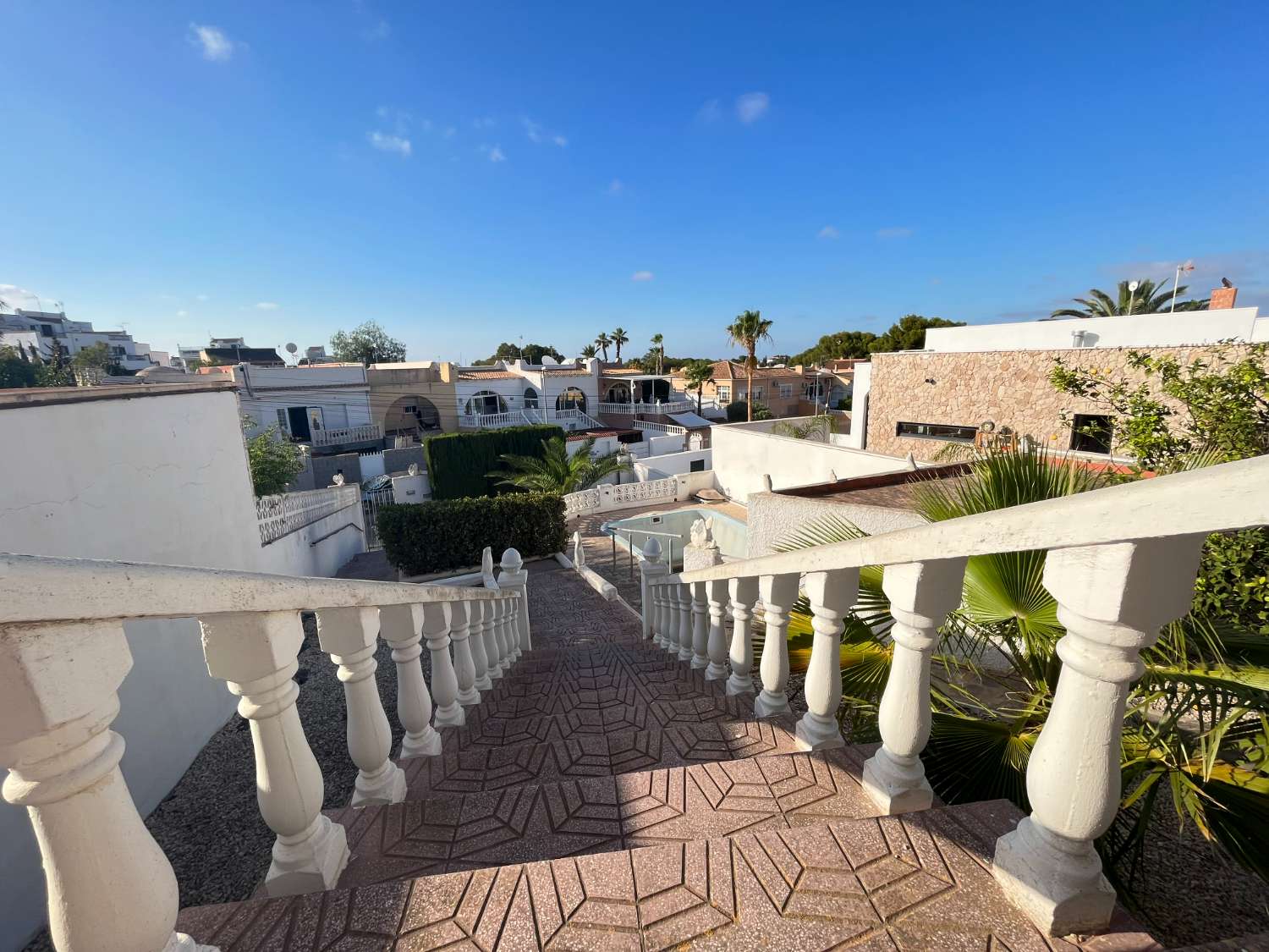 Chalet Adosado con 500 m2 de jardín con piscina privada