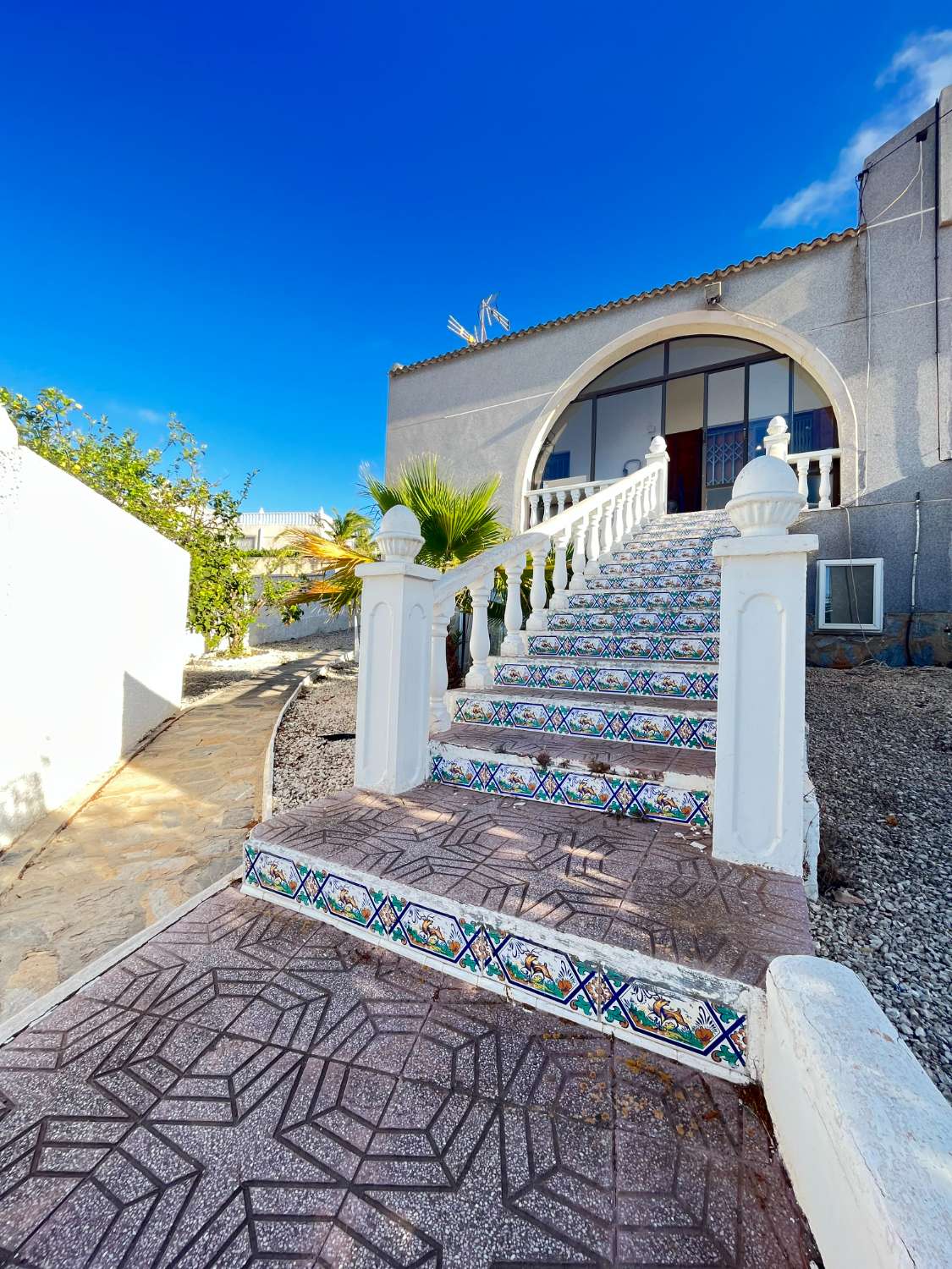Chalet Adosado con 500 m2 de jardín con piscina privada