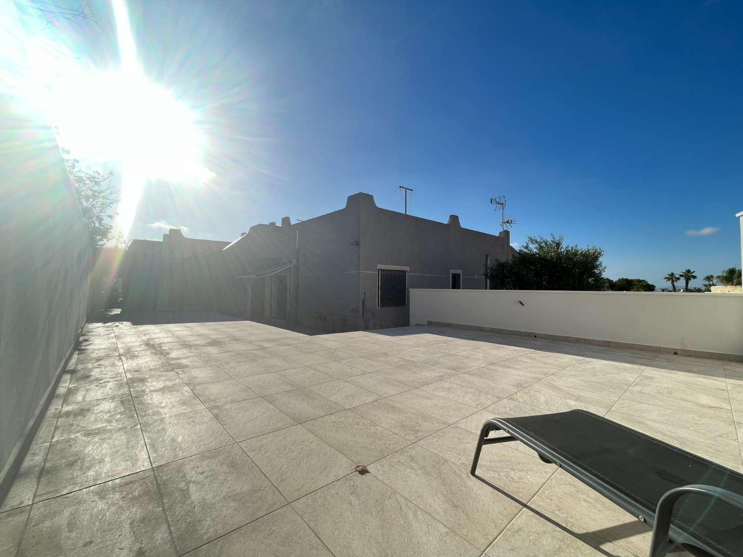 Chalet Adosado con 500 m2 de jardín con piscina privada
