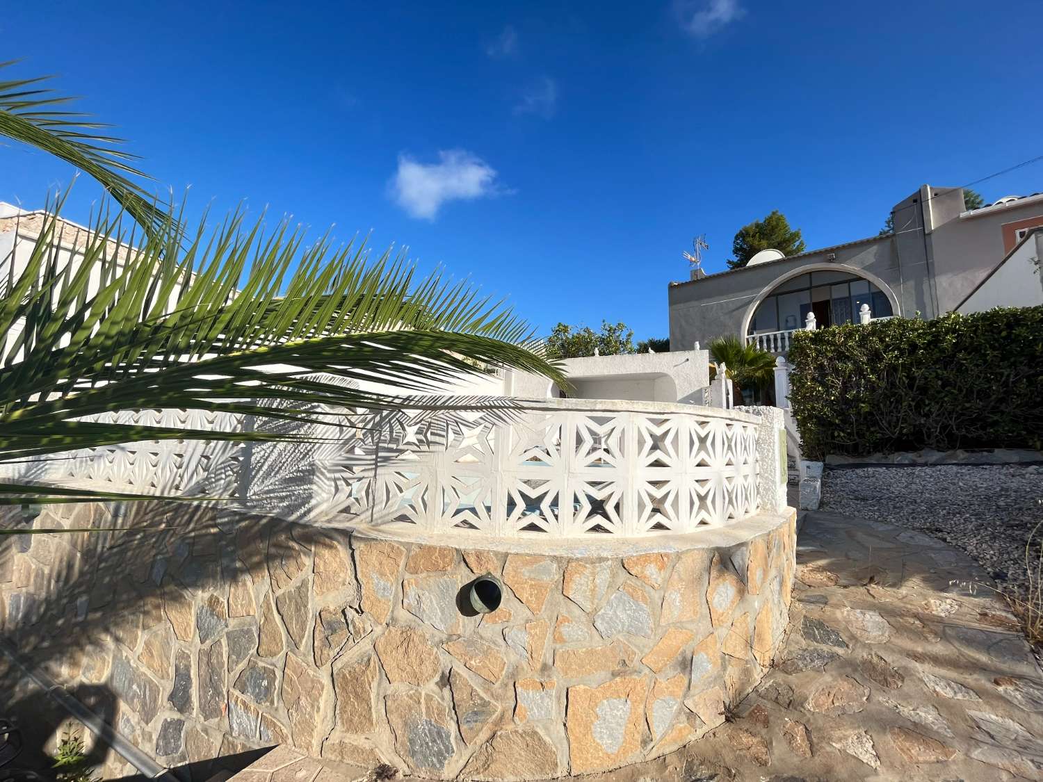 Chalet Adosado con 500 m2 de jardín con piscina privada