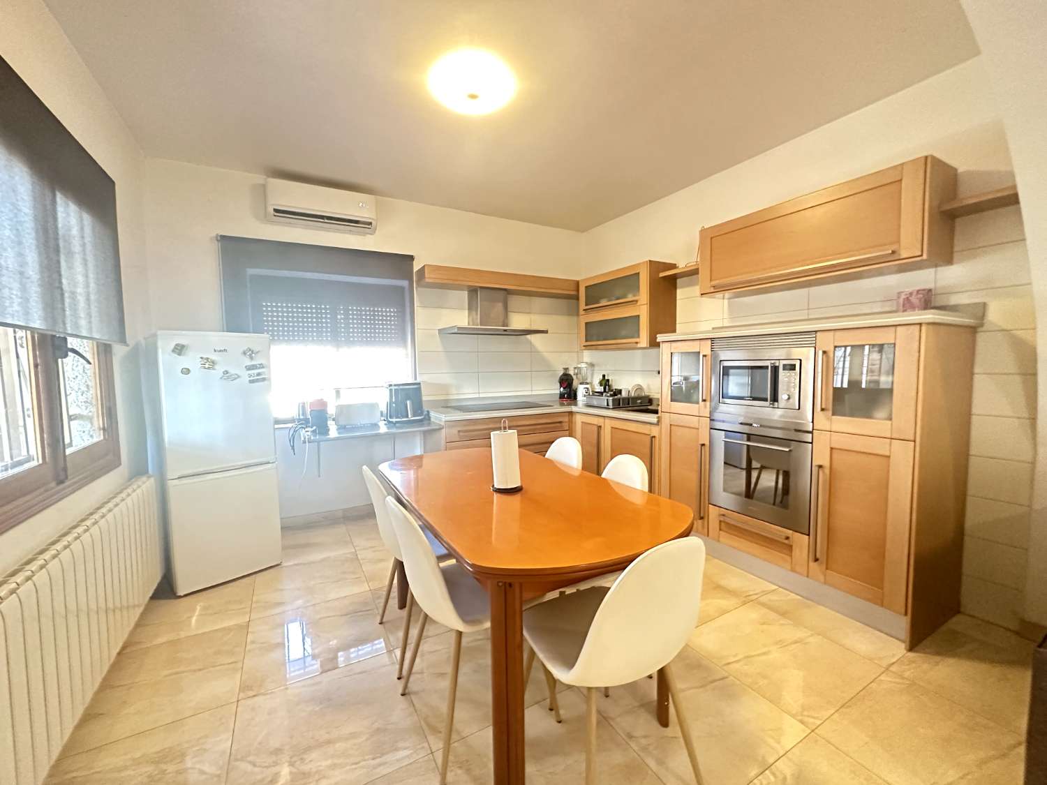 Chalet Adosado con 500 m2 de jardín con piscina privada