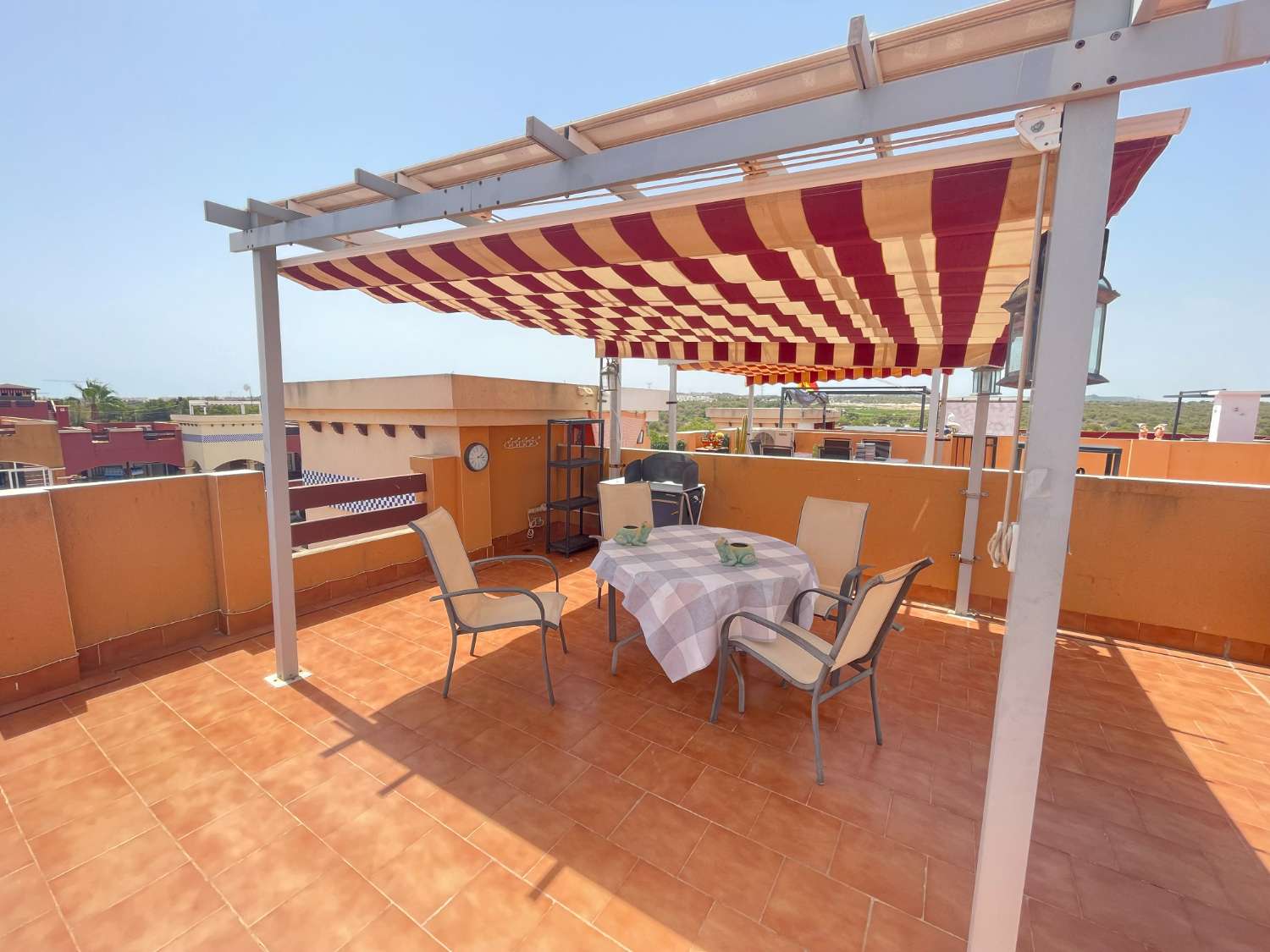Lägenhet med 2 sovrum med solarium och gemensam pool