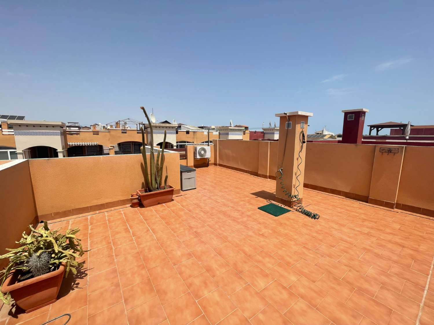 Lägenhet med 2 sovrum med solarium och gemensam pool