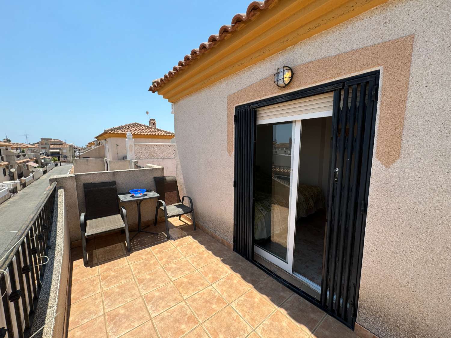 Duplex  de 2 dormitorios con entrada para coche  en pleno corazón de playa flamenca
