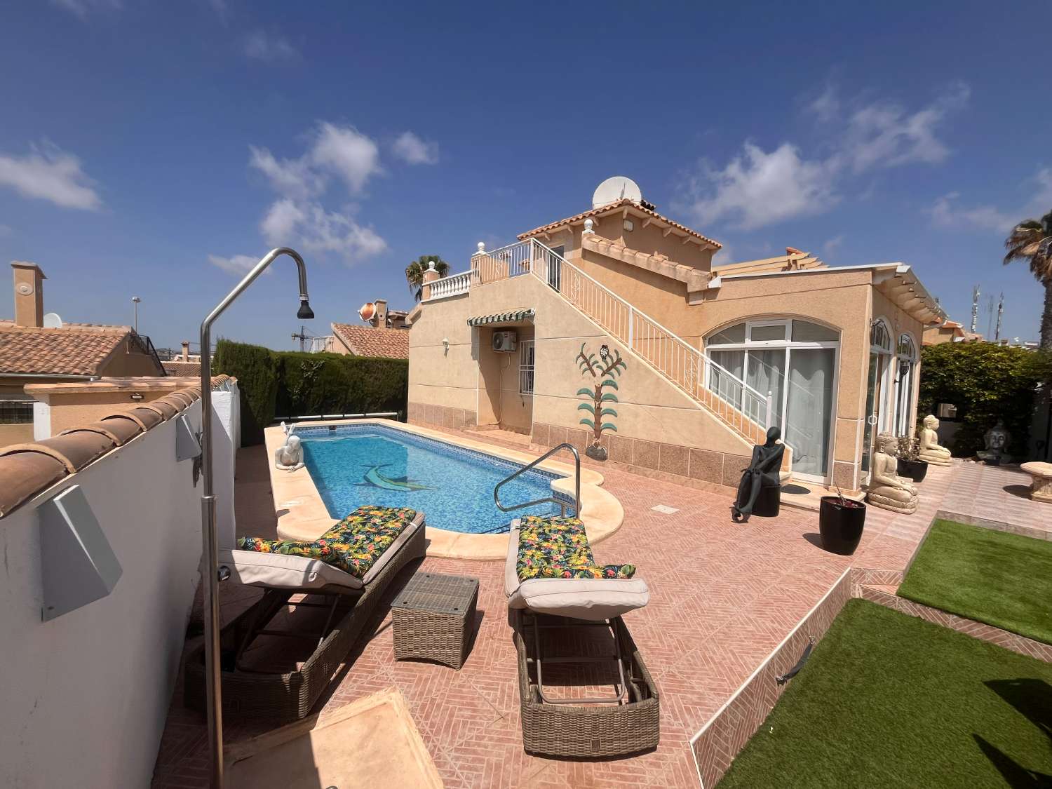 Detached Villa with Pool in Las Palmeras