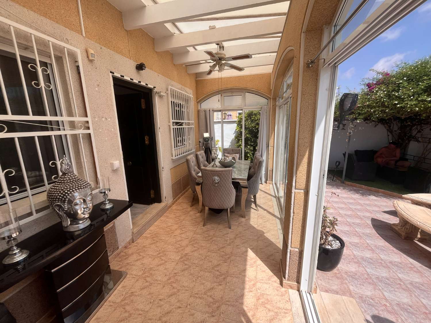 Detached Villa with Pool in Las Palmeras