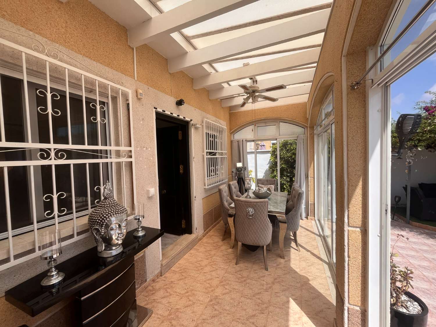 Detached Villa with Pool in Las Palmeras