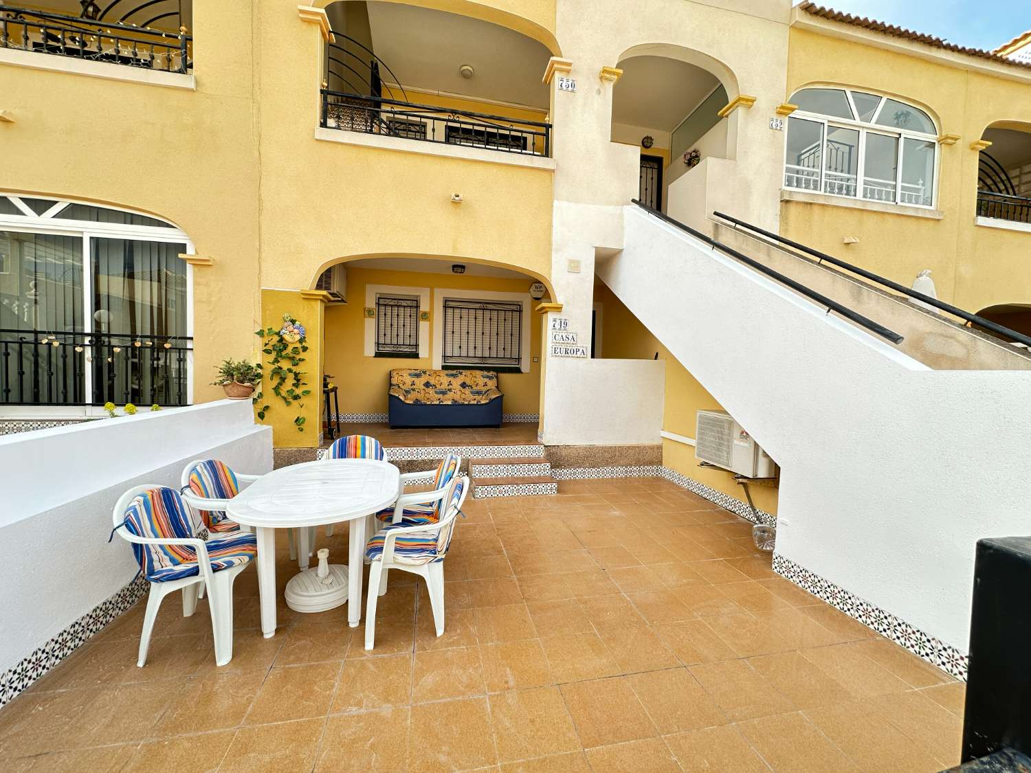 Erdgeschosswohnung mit 2 Schlafzimmern und 1 Badezimmer in Dream Hills.