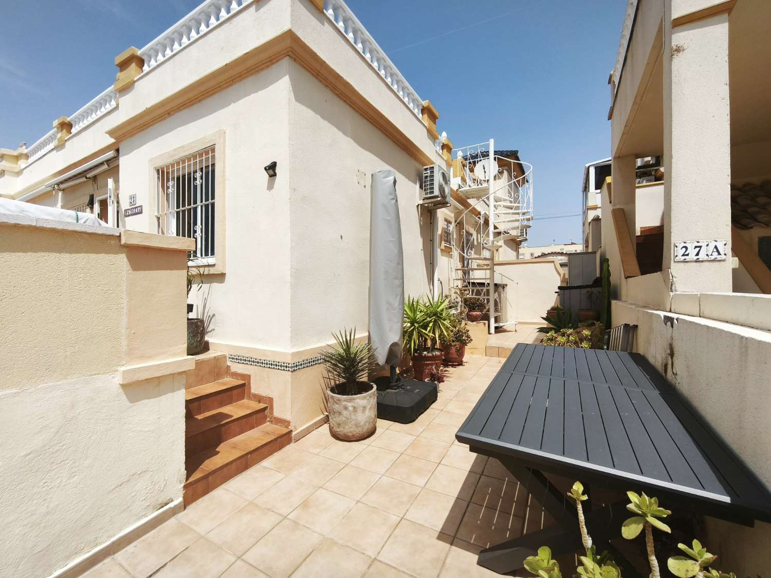 Bungalow de 2 dormitorios, 1 baño y piscina comunitaria en playa flamenca , Orihuela costa