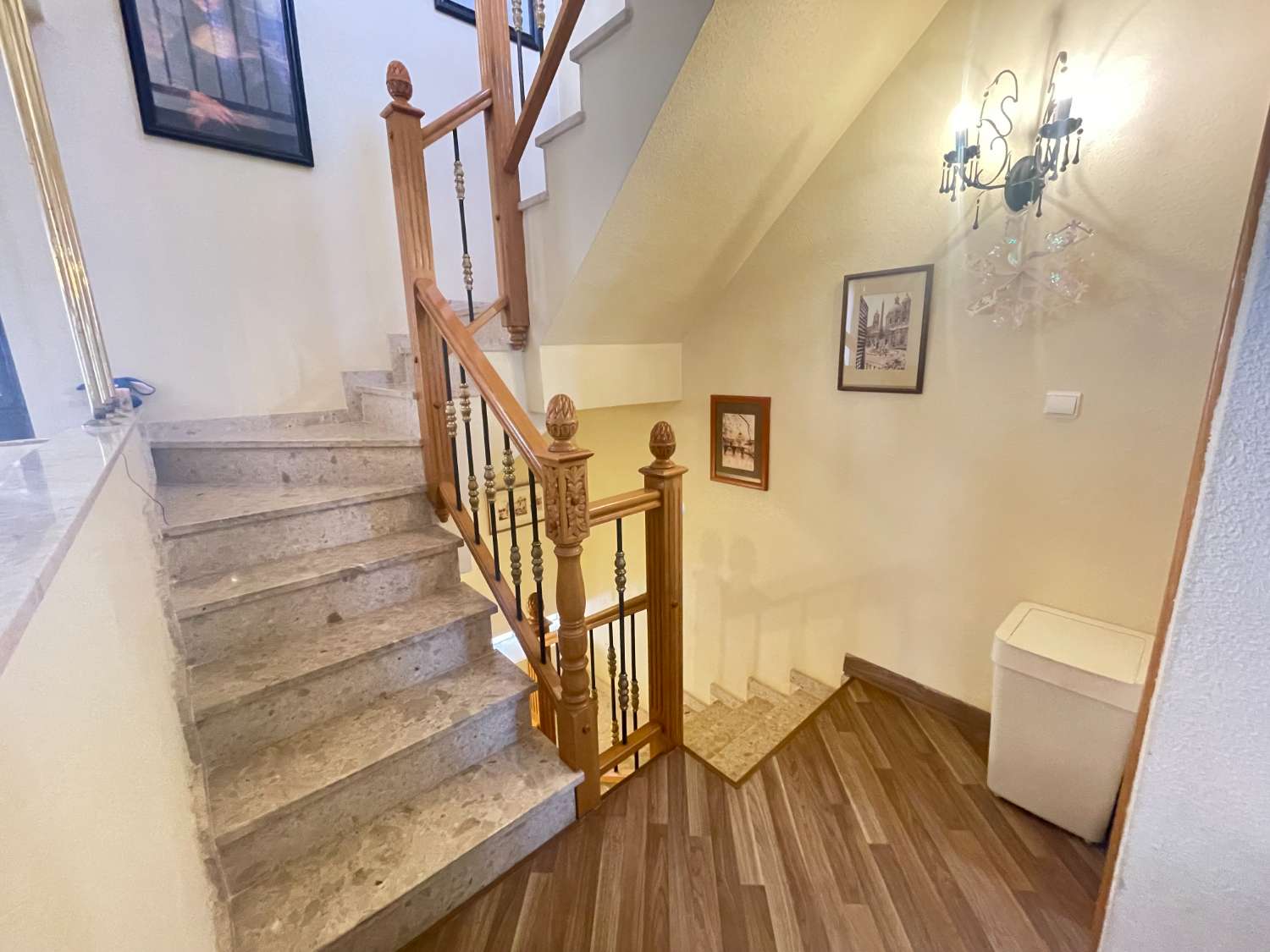 Precioso chalet de 3 dormitorios y 2 baños en Royal Park, Los Altos