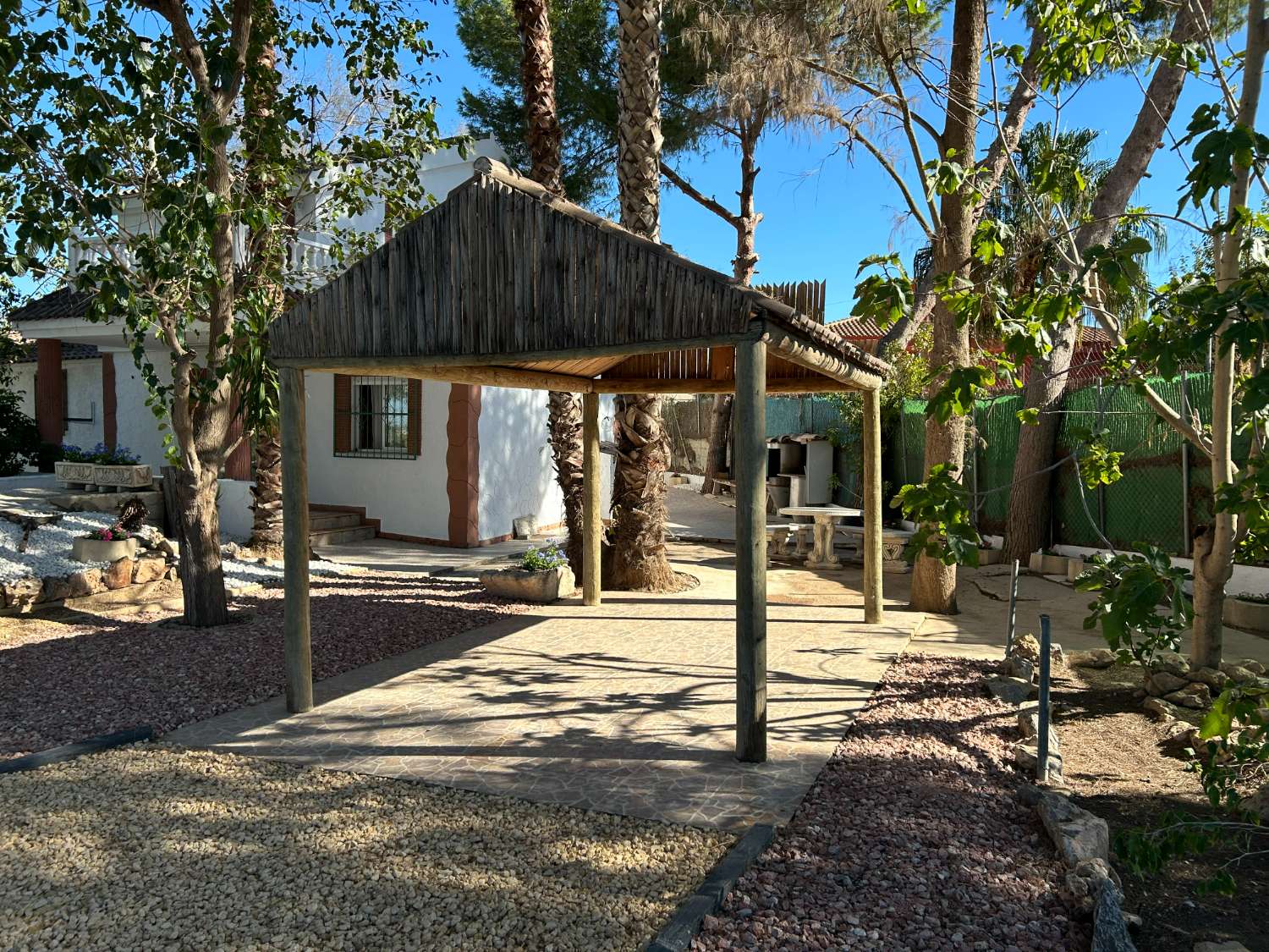 Preciosa villa reformada en Orihuela.