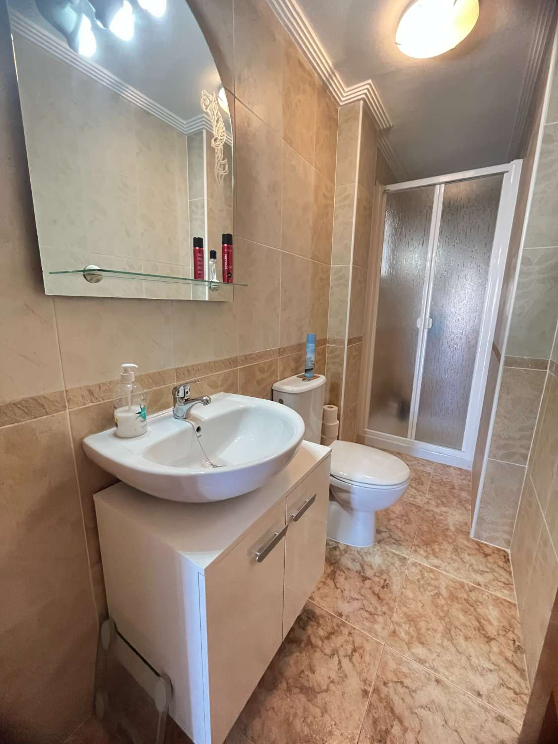 Hermosa casa adosada de 2 dormitorios y 2 baños en Punta Prima