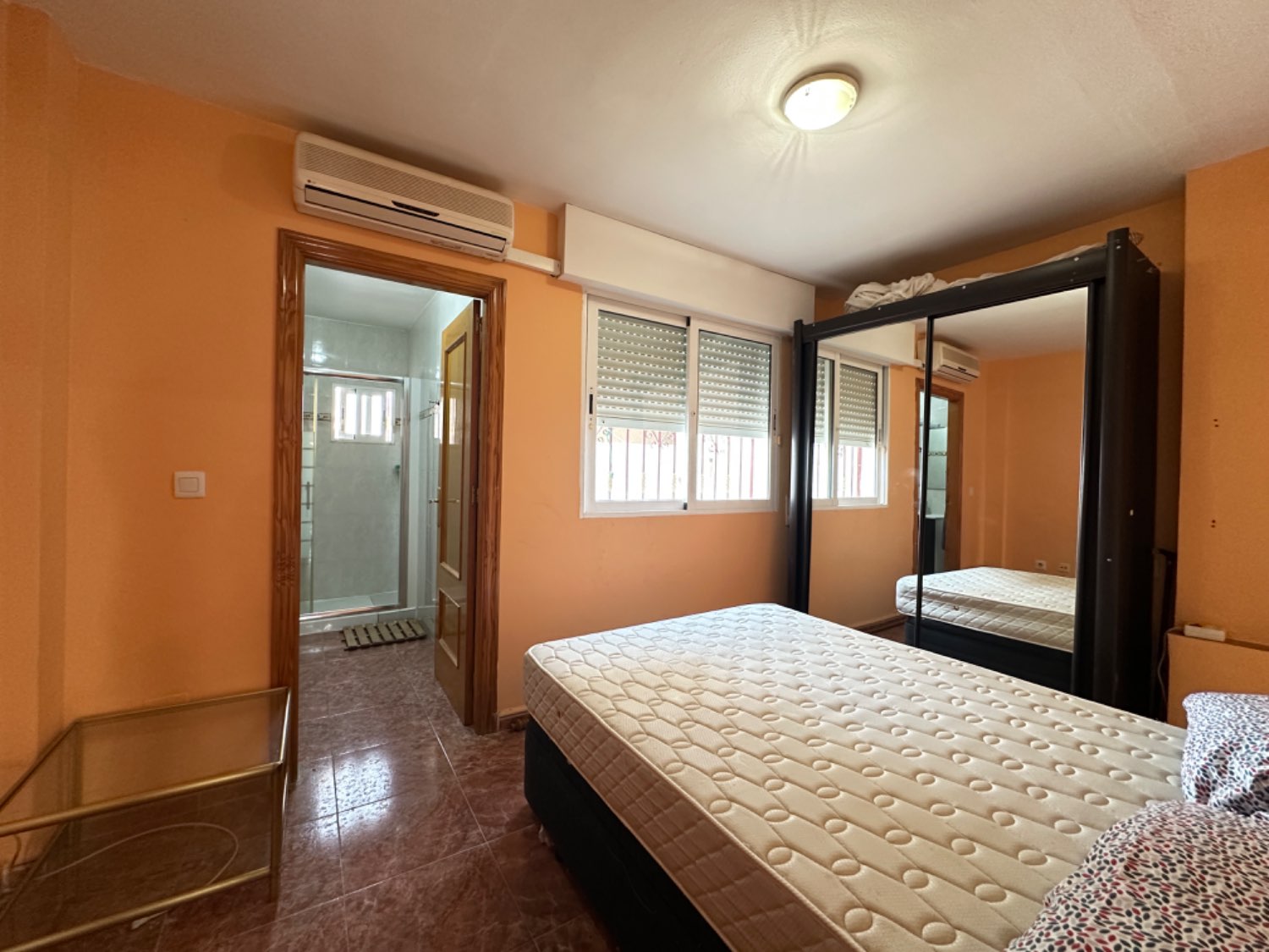 Oportunidad ! Duplex situado en los altos de Orihuela costa con 4 dormitorios ,3 baños, garaje subterráneo y piscina comunitaria !