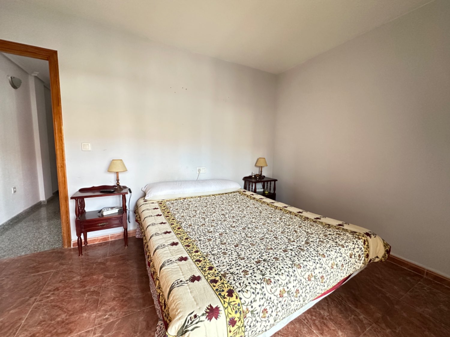 Oportunidad ! Duplex situado en los altos de Orihuela costa con 4 dormitorios ,3 baños, garaje subterráneo y piscina comunitaria !