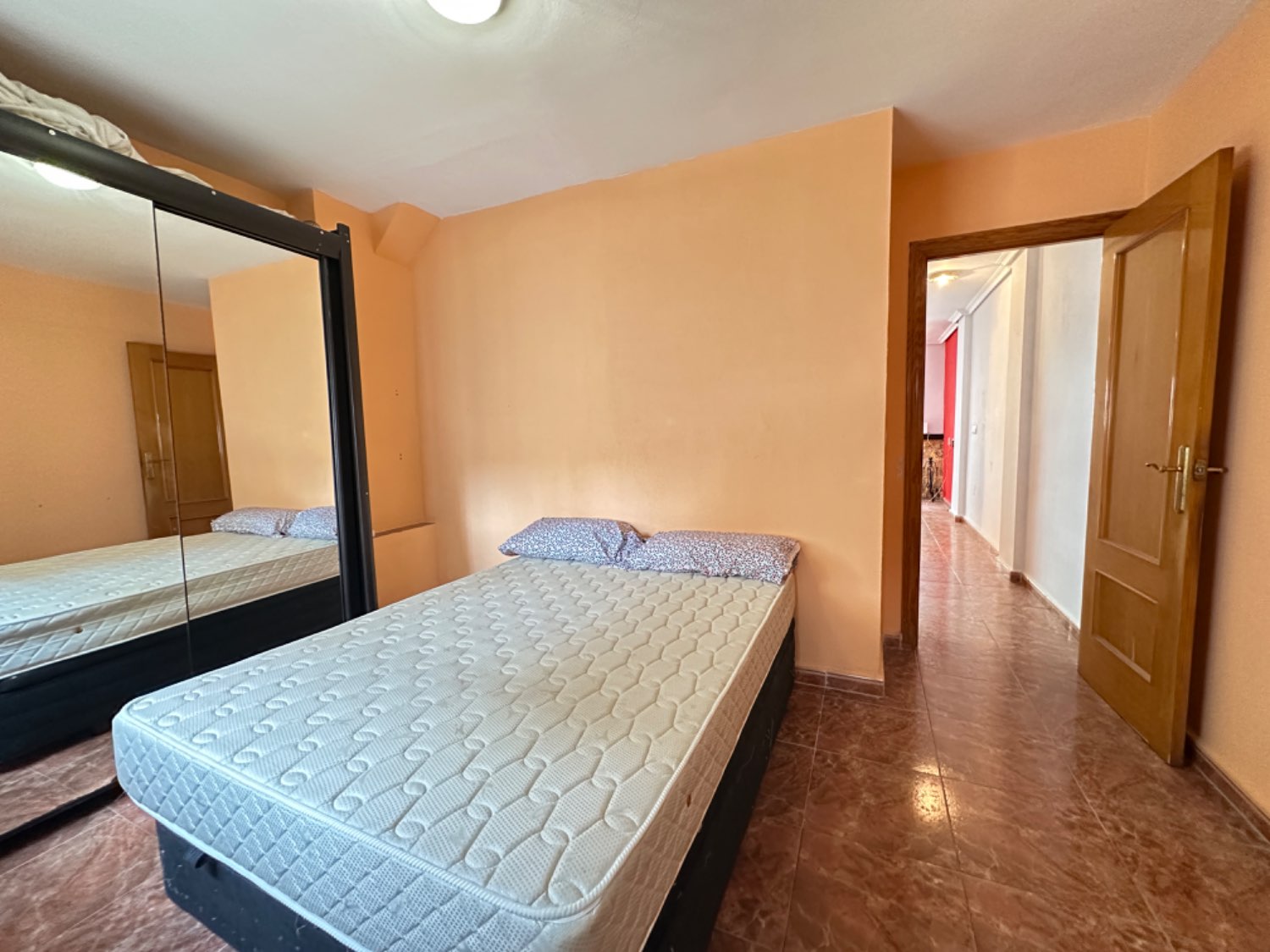 Oportunidad ! Duplex situado en los altos de Orihuela costa con 4 dormitorios ,3 baños, garaje subterráneo y piscina comunitaria !