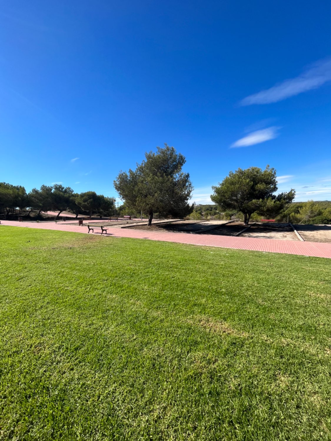 Oportunidad ! Duplex situado en los altos de Orihuela costa con 4 dormitorios ,3 baños, garaje subterráneo y piscina comunitaria !