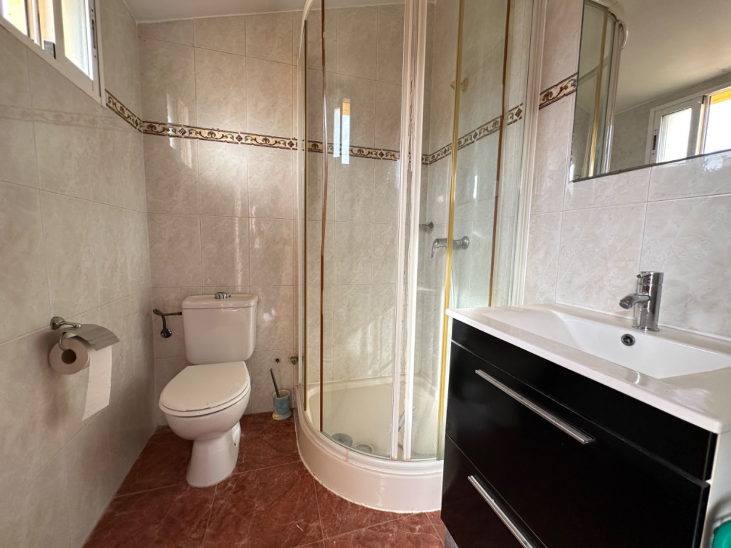 Oportunidad ! Duplex situado en los altos de Orihuela costa con 4 dormitorios ,3 baños, garaje subterráneo y piscina comunitaria !