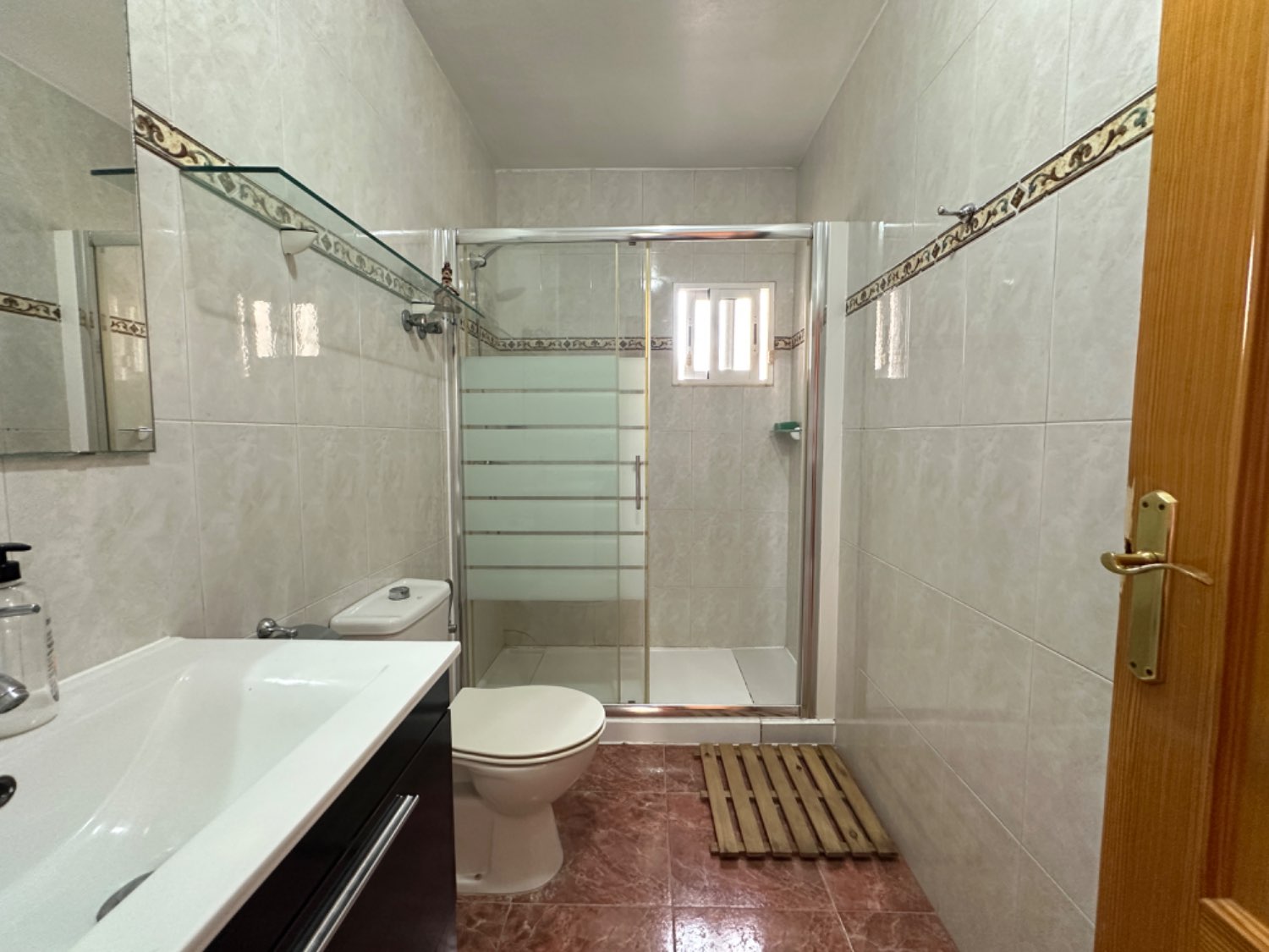 Oportunidad ! Duplex situado en los altos de Orihuela costa con 4 dormitorios ,3 baños, garaje subterráneo y piscina comunitaria !