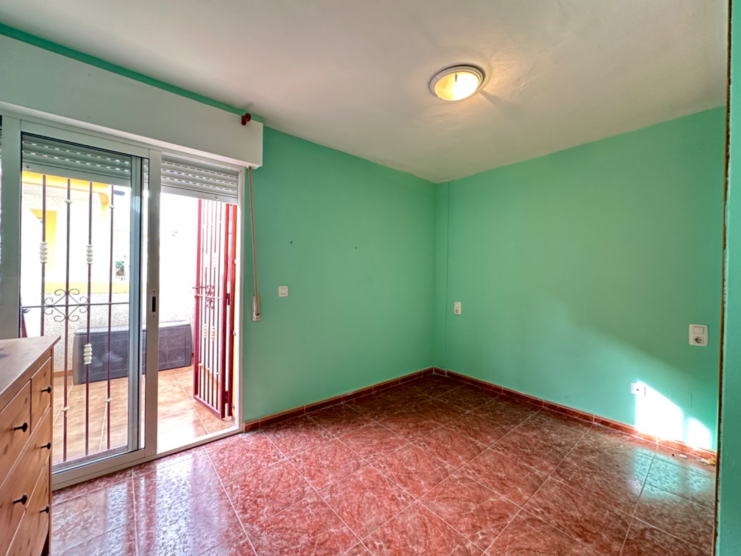 Oportunidad ! Duplex situado en los altos de Orihuela costa con 4 dormitorios ,3 baños, garaje subterráneo y piscina comunitaria !