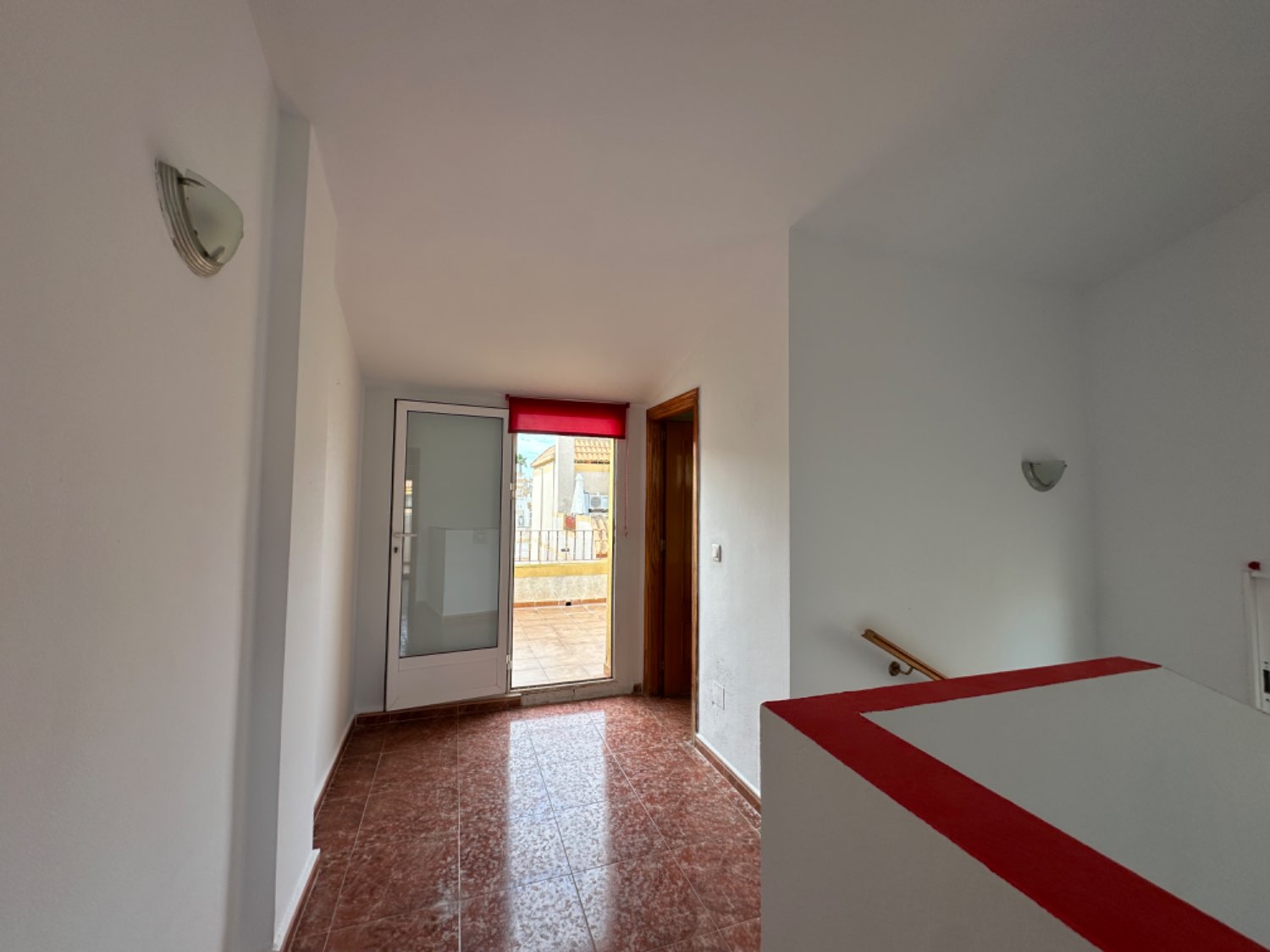 Oportunidad ! Duplex situado en los altos de Orihuela costa con 4 dormitorios ,3 baños, garaje subterráneo y piscina comunitaria !