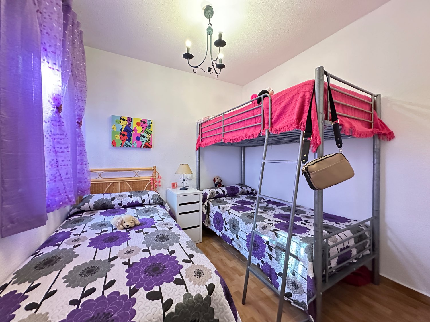 Appartement au rez-de-chaussée situé à La Florida (Orihuela Costa) avec 2 chambres, 1 salle de bain et 2 piscines communes