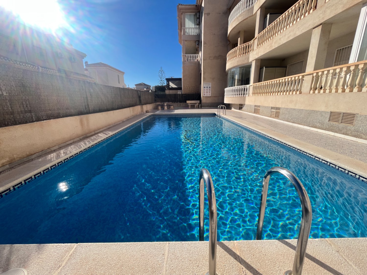 Spacious penthouse with 117m2 3 bedrooms and 2 bathrooms 1.2 km from the beach