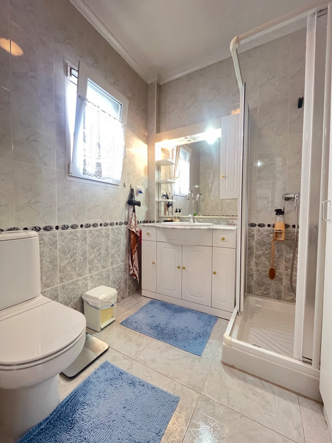 Spacious penthouse with 117m2 3 bedrooms and 2 bathrooms 1.2 km from the beach