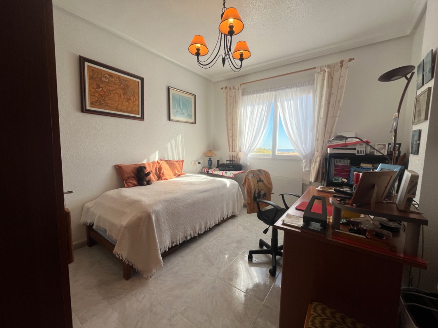 Spacious penthouse with 117m2 3 bedrooms and 2 bathrooms 1.2 km from the beach