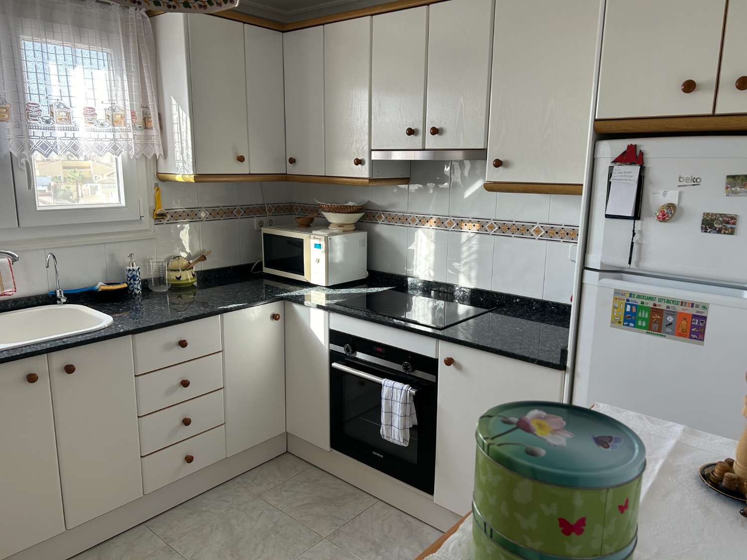 Spacious penthouse with 117m2 3 bedrooms and 2 bathrooms 1.2 km from the beach