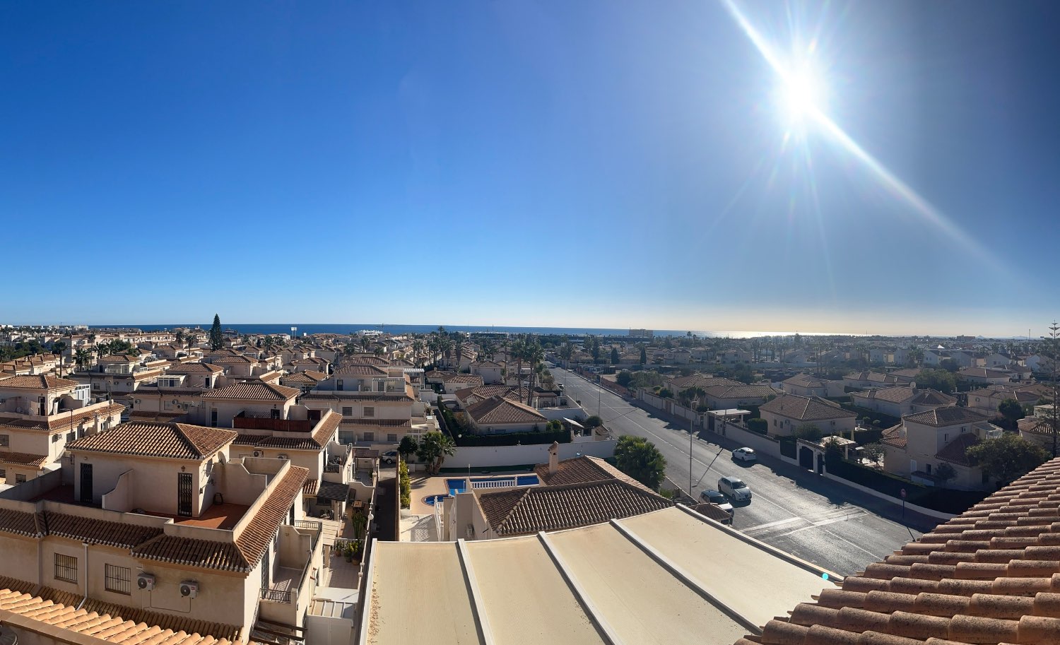 Spacious penthouse with 117m2 3 bedrooms and 2 bathrooms 1.2 km from the beach