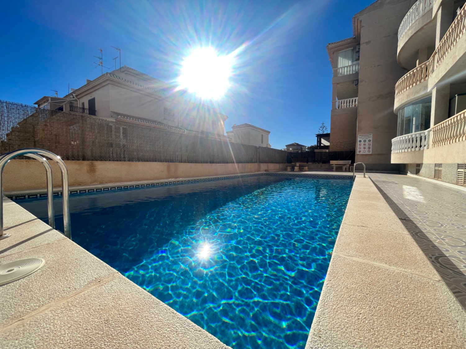 Spacious penthouse with 117m2 3 bedrooms and 2 bathrooms 1.2 km from the beach