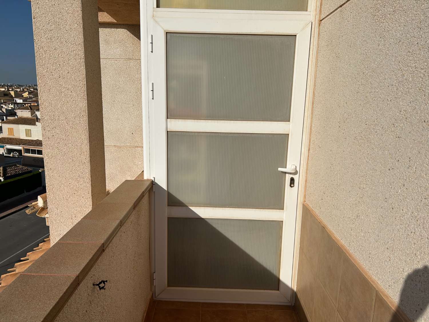 Spacious penthouse with 117m2 3 bedrooms and 2 bathrooms 1.2 km from the beach