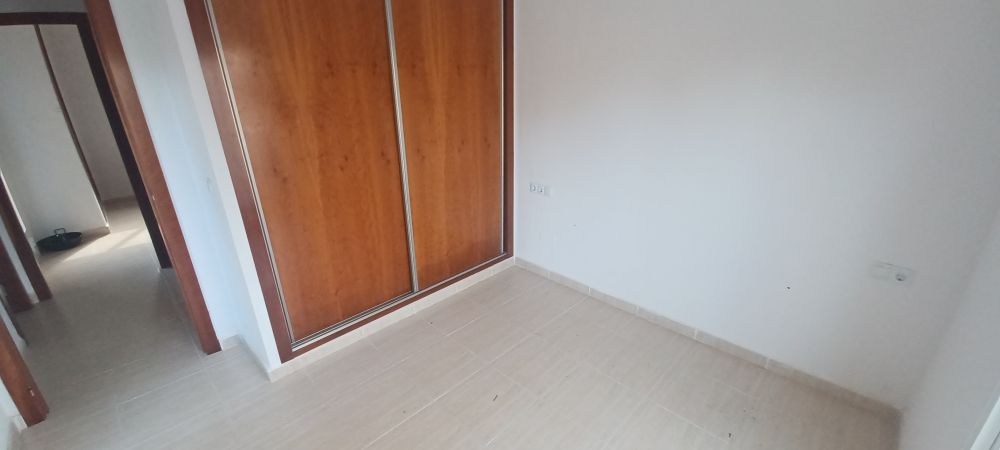 Large Townhouse with 3 bedrooms, 3 bathrooms outdoor space and basement