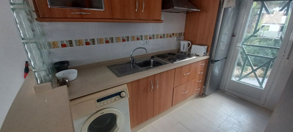 Large Townhouse with 3 bedrooms, 3 bathrooms outdoor space and basement