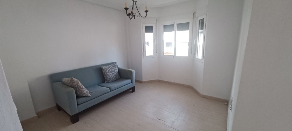 Large Townhouse with 3 bedrooms, 3 bathrooms outdoor space and basement