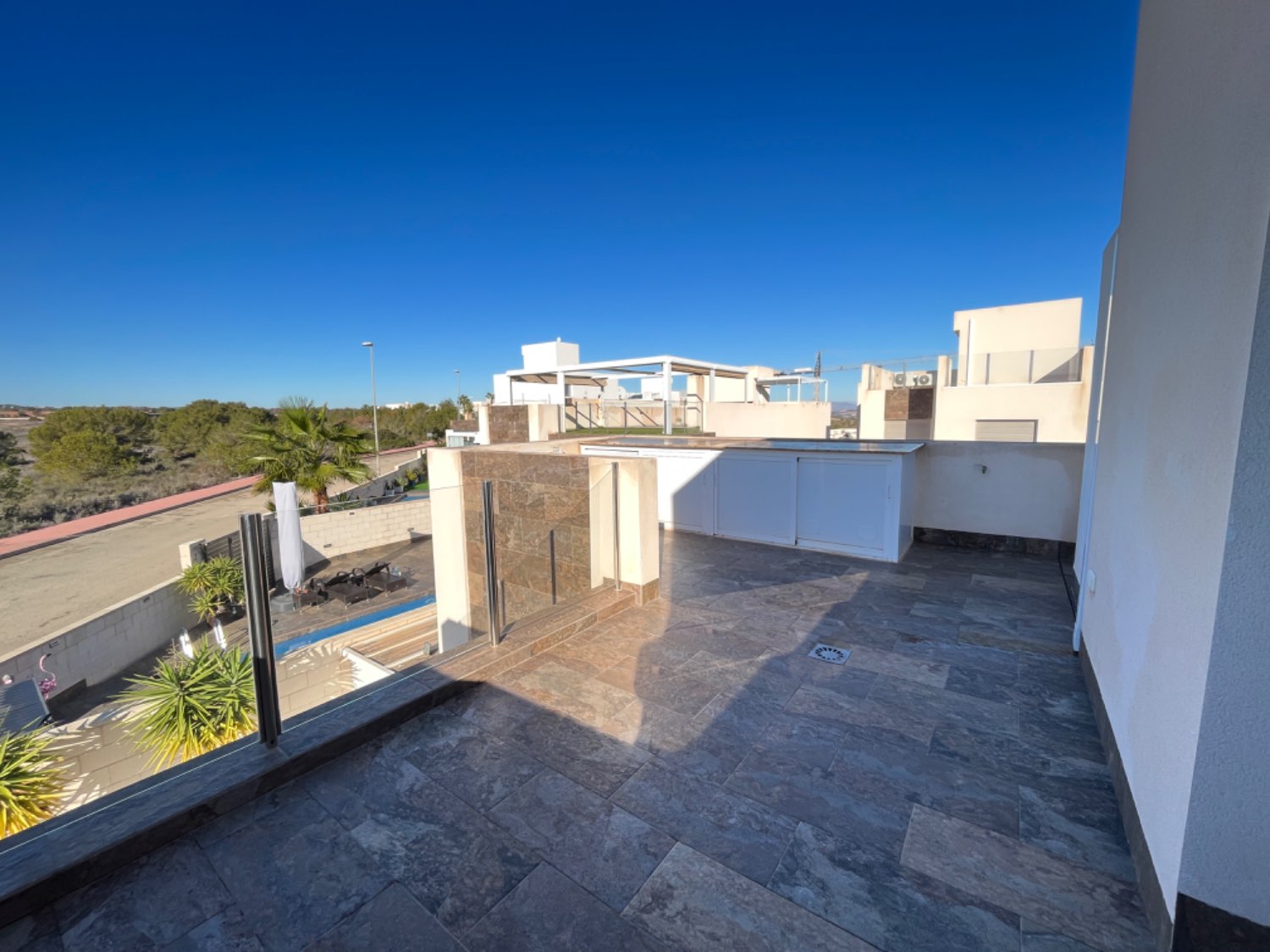 Preciosa casa de 3 dormitorios con piscina en zona tranquila