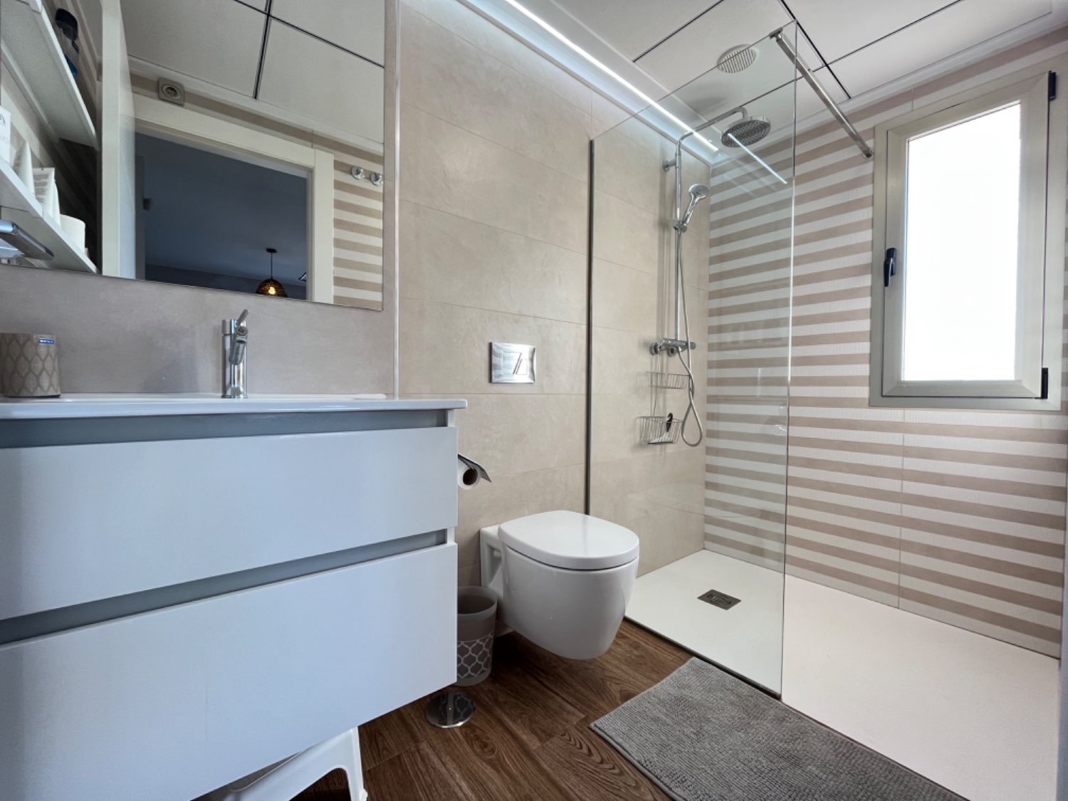 Preciosa casa de 3 dormitorios con piscina en zona tranquila
