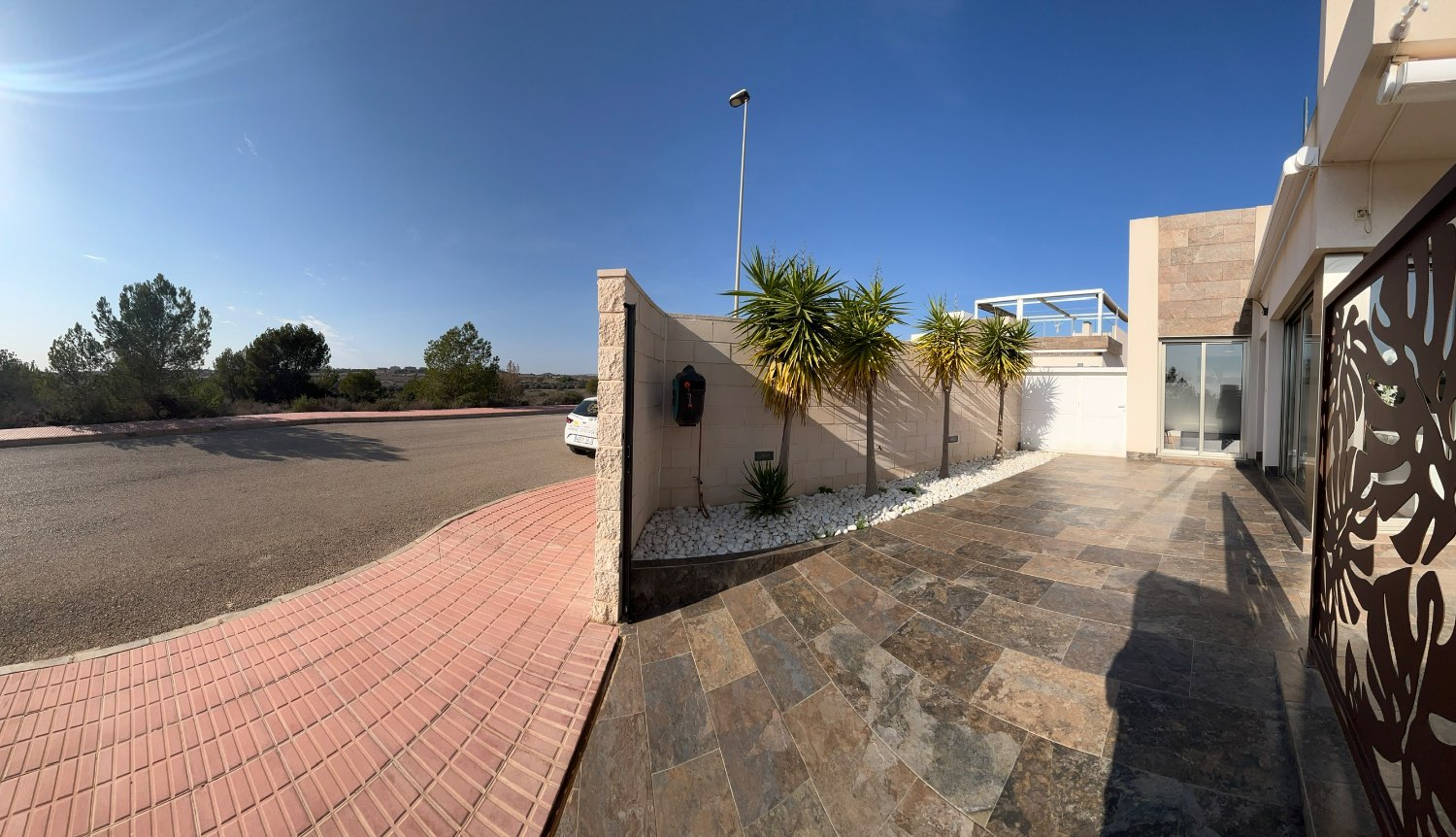 Preciosa casa de 3 dormitorios con piscina en zona tranquila