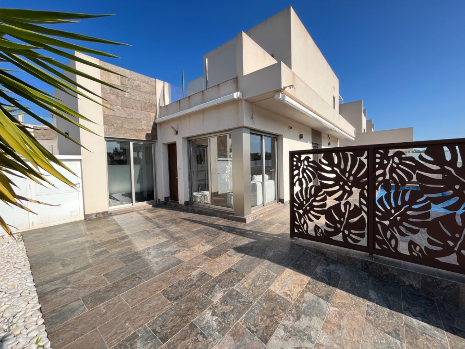 Preciosa casa de 3 dormitorios con piscina en zona tranquila