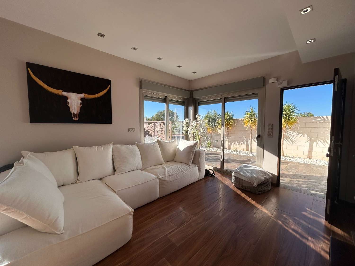 Preciosa casa de 3 dormitorios con piscina en zona tranquila