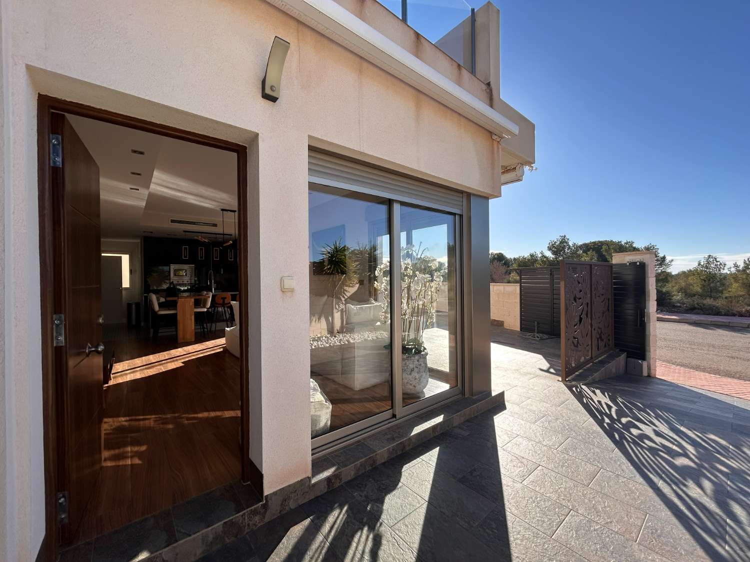 Preciosa casa de 3 dormitorios con piscina en zona tranquila