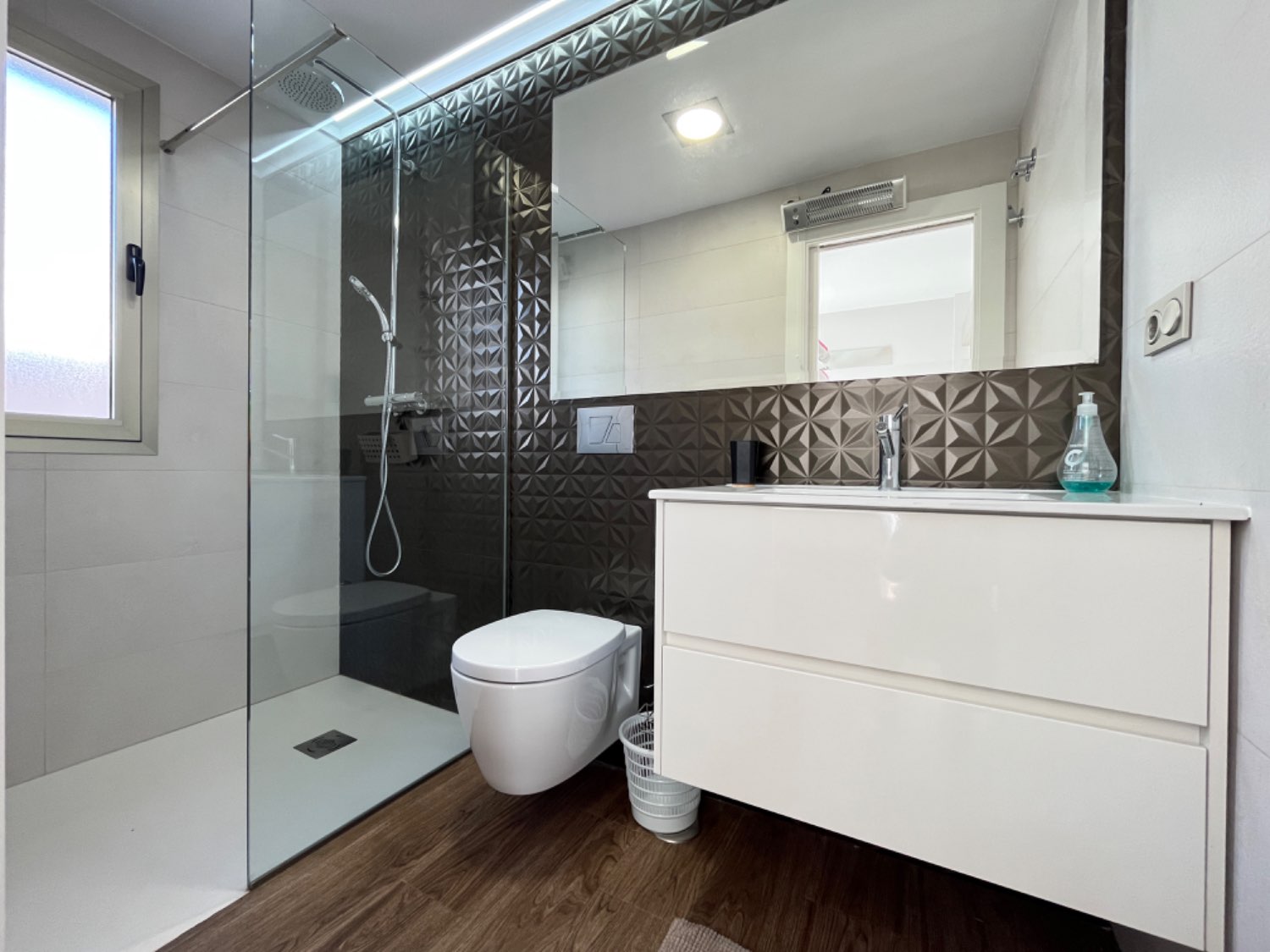 Preciosa casa de 3 dormitorios con piscina en zona tranquila