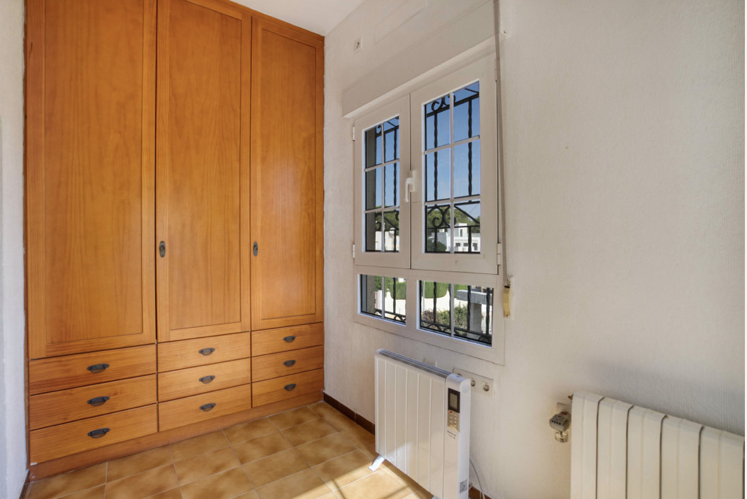 Exklusiv villa med 4 sovrum på 312 m² byggd på en tomt på 1 100 m² i det prestigefyllda området Los Balcones