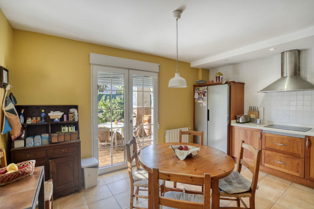 Exklusiv villa med 4 sovrum på 312 m² byggd på en tomt på 1 100 m² i det prestigefyllda området Los Balcones